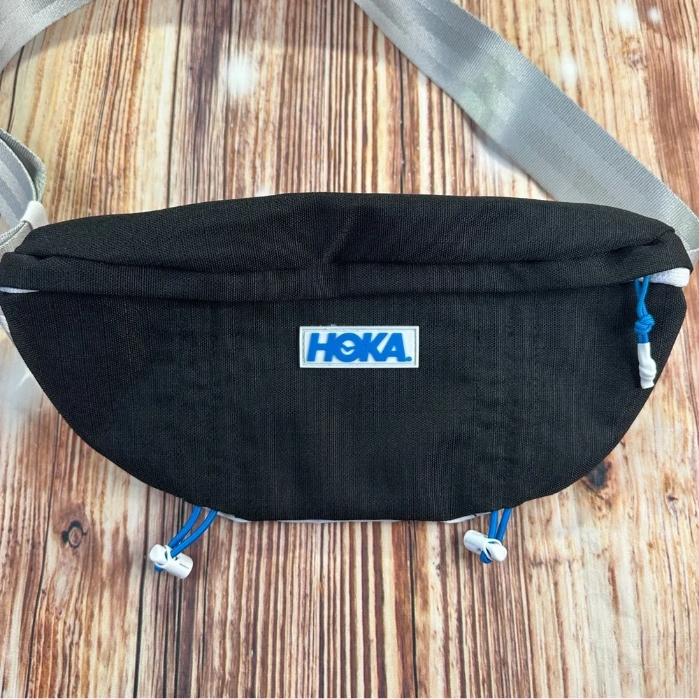 Hoka Hip Pack Belt Bag Pockets Hiking Outdoor Black And white